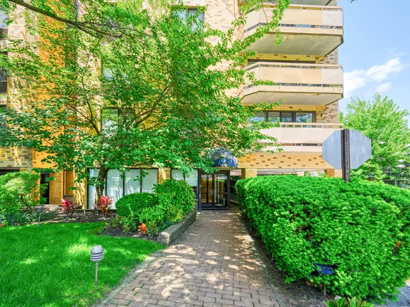 141 Great Neck Rd APT 2G, Great Neck, NY 11021