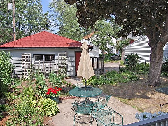 4th image of 1427 Breda Ave