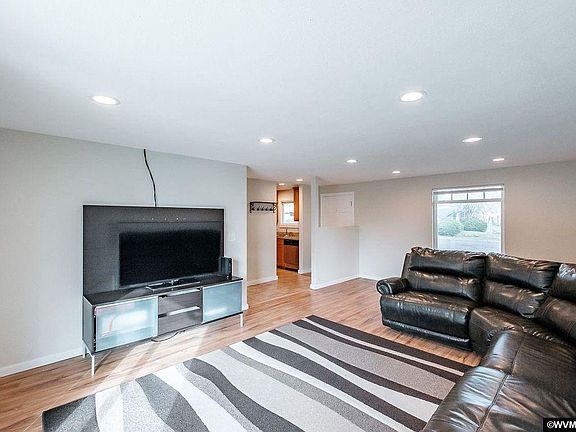 5th image of 646 36th Ave SE
