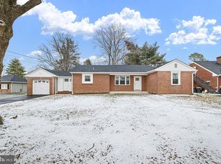 1049 Bear Rd, New Castle, DE 19720