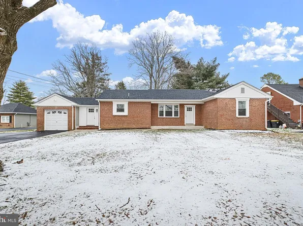 1049 Bear Rd, New Castle, DE 19720