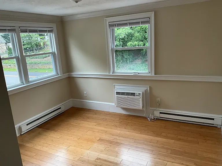 469 Mount Hope St #4 — Photo 4
