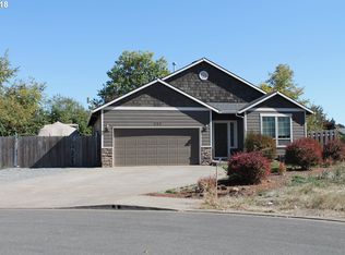 777 Rachel Ln, Molalla, OR 97038