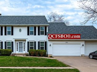 5151 Greystone Dr, Bettendorf, IA 52722