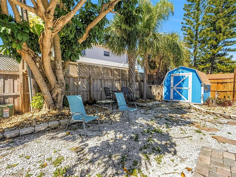 6892 Gulf Winds Dr #2 — Photo 37
