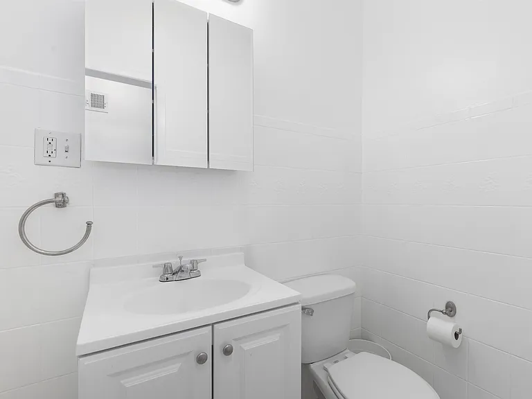 84 Griffith St #1 — Photo 11