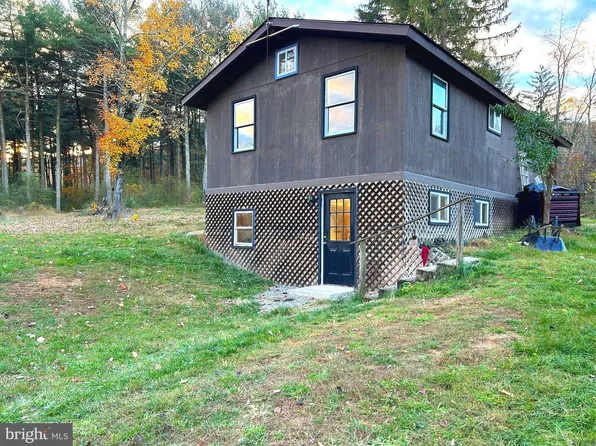 75 Red Tailed Hawk Rd, Paw Paw, WV 25434