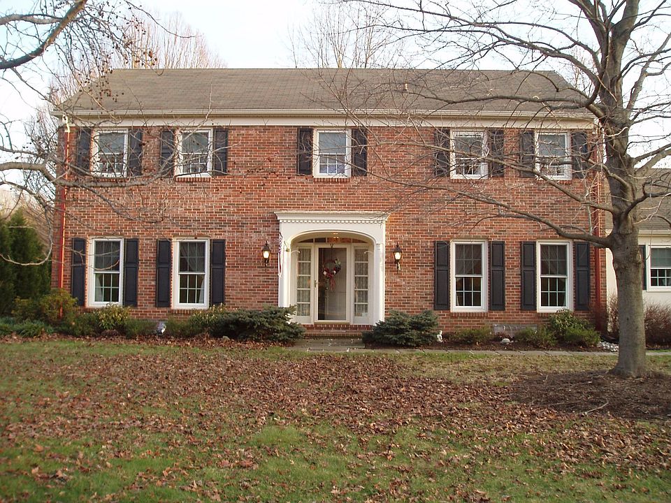 Brick & stucco exterior