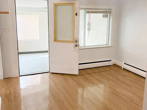 3rd image of 65 Curve St APT 4