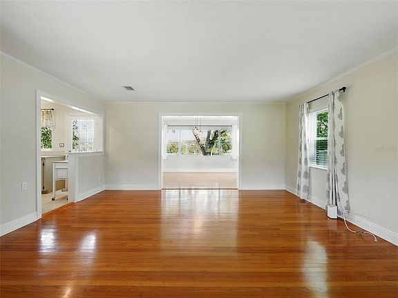 4th image of 1426 Crestview Dr
