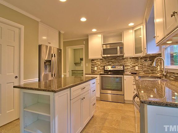 4th image of 613 Clarion Dr