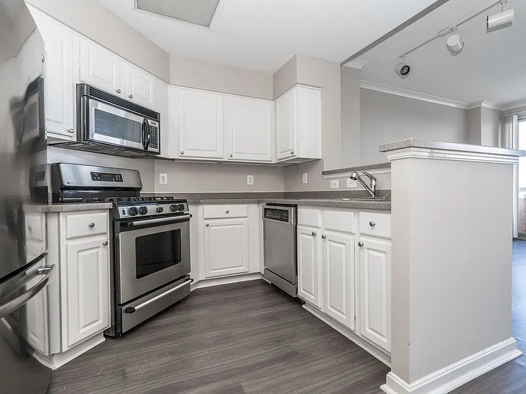 Ballston Place — Photo 22
