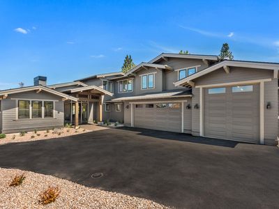 3110 NW Crossing Dr, Bend, OR, 97703