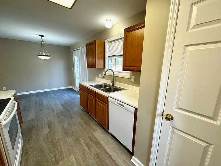 828 Mulberry Dr — Photo 31