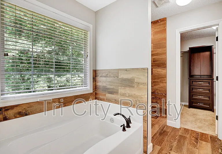 75 Rock Mill Ct — Photo 27