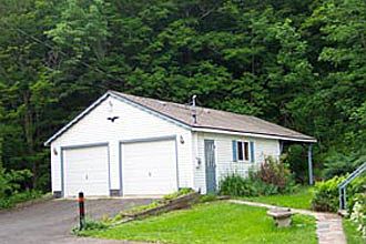 2nd image of 136 Southside Spur Rd