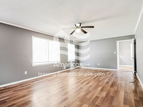 9531_004_living_room_12798493.jpg