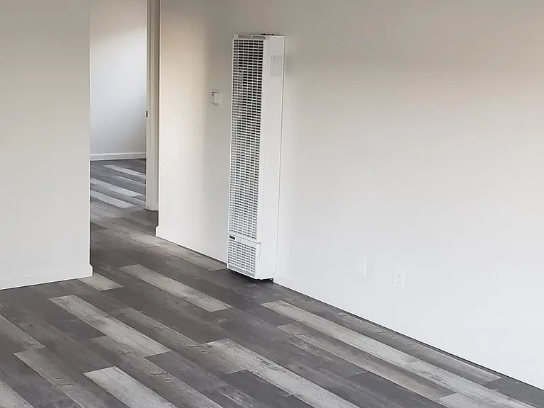 15323 Freeman Ave — Photo 1
