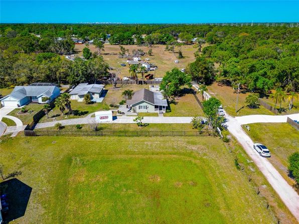 5860 Brown Ln, Sarasota, FL 34232