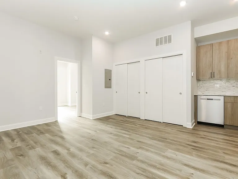 163 W Cumberland St — Photo 13