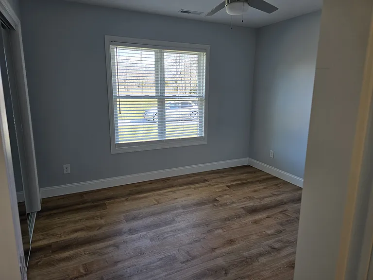 415B Jones Dr — Photo 11