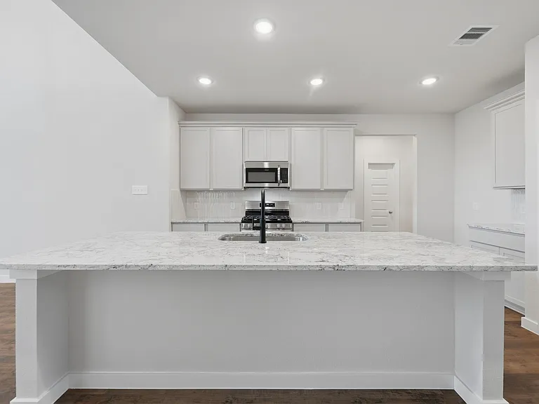 1053 Lilly Ln — Photo 10