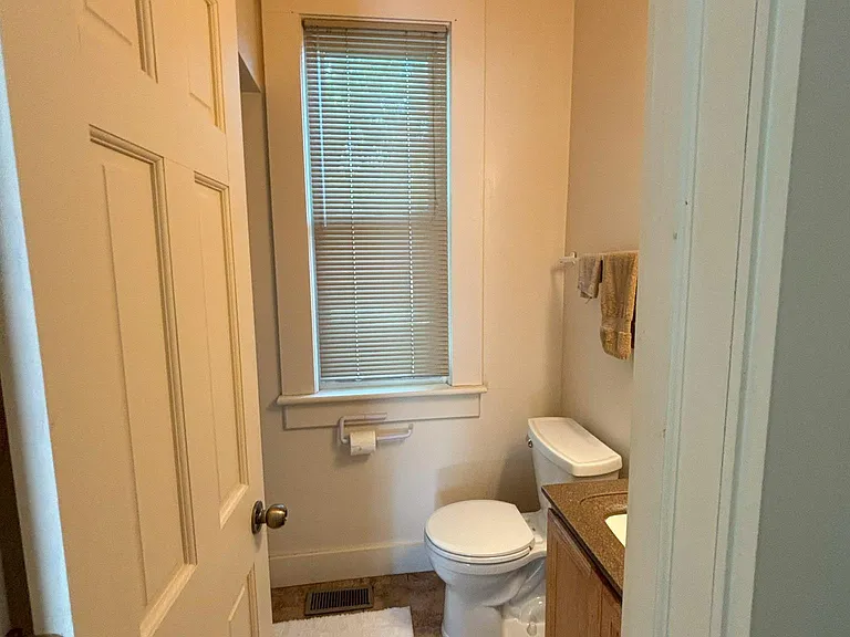 308 W Washington Ave #2 — Photo 8