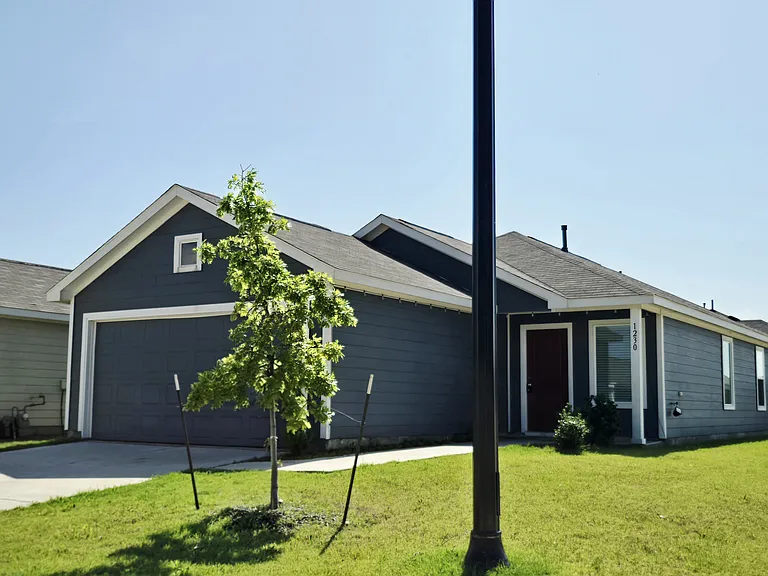 1230 Cherrybark Dr — Photo 2