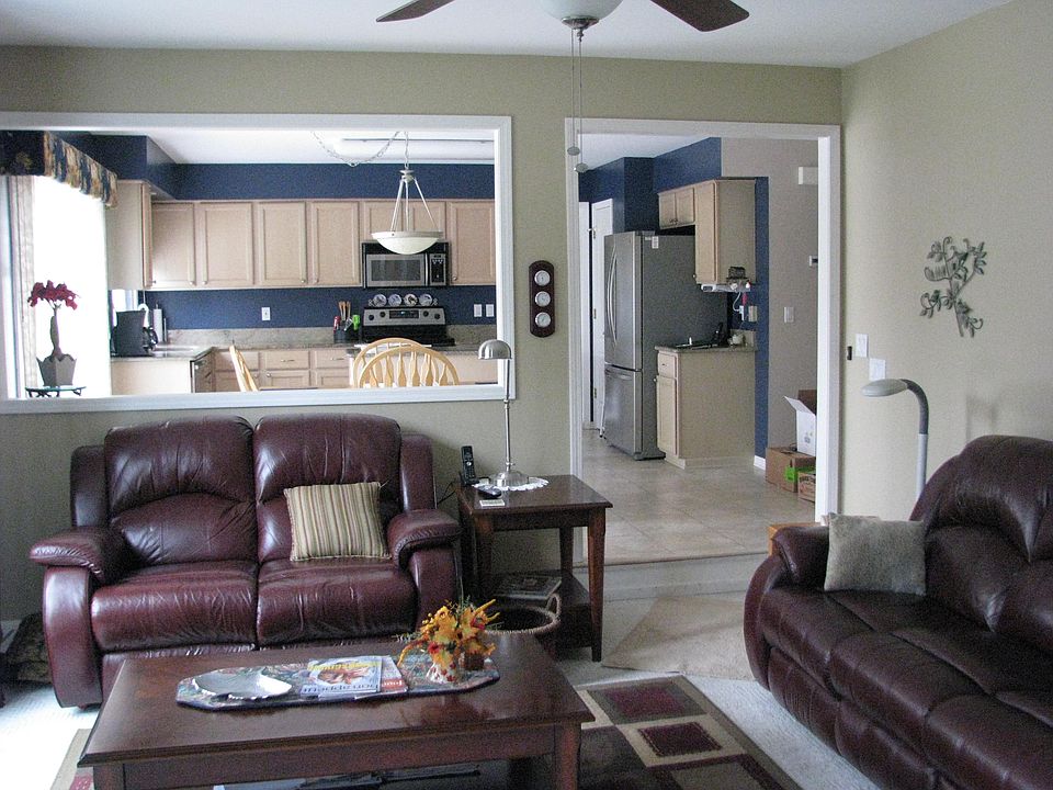 1st image of 872 Regents Park Dr