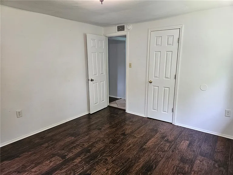 1907 Hanover St #10 — Photo 14