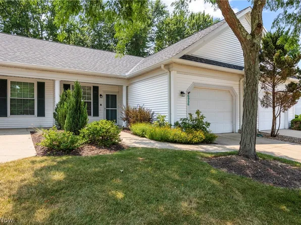 6956 Cottage Cir, North Ridgeville, OH 44039