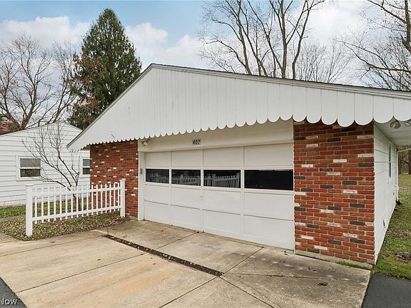 3rd image of 402 Yager Rd