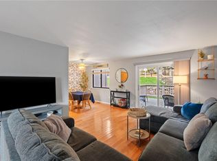 7 Sycamore Dr, Middletown, NY 10940