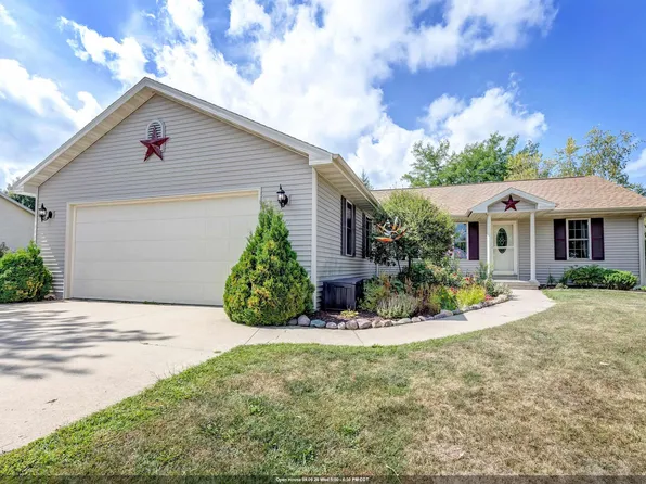 407 High Ridge Ln, Black Creek, WI 54106