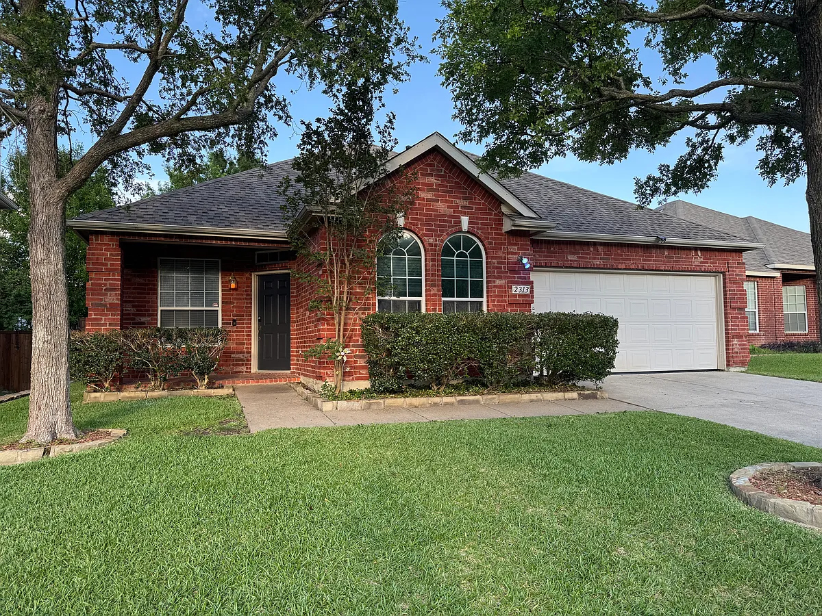 Building Photo - 2313 Dalhart Trl