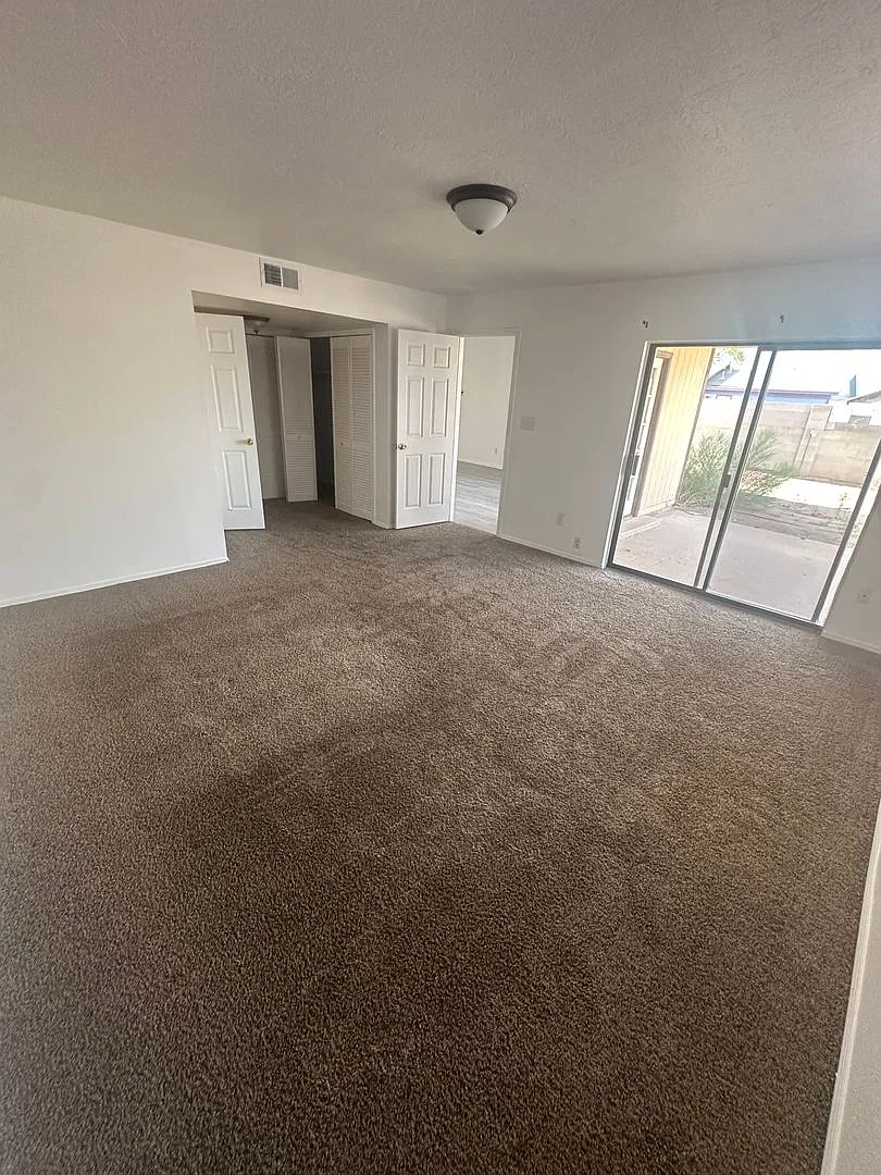 429 Victor Lane — Photo 2