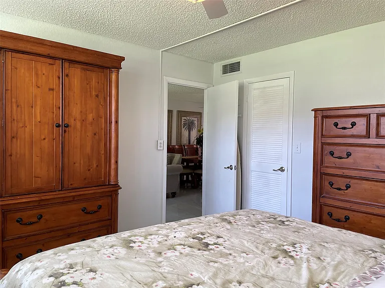 9420 S Hollybrook Lake Dr #102 — Photo 9