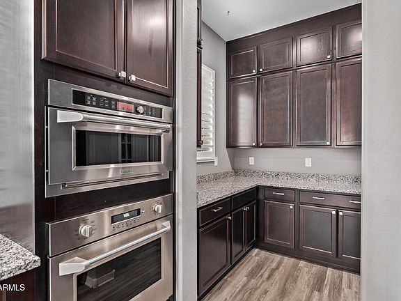 4th image of 1076 E KENSINGTON Road