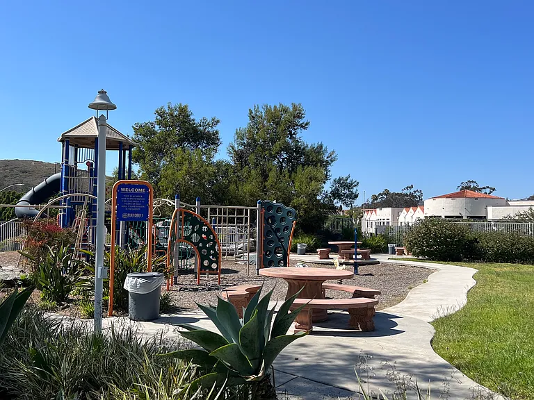 10993 Avenida De Los Lobos — Photo 17