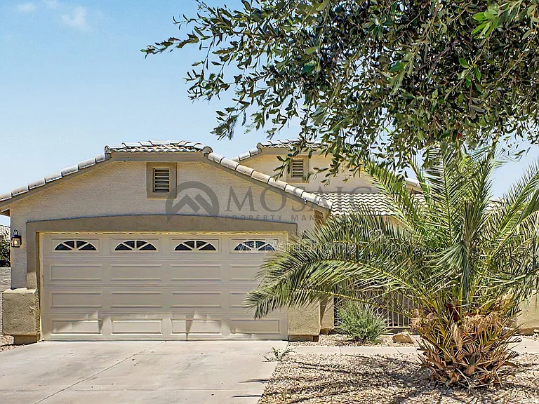 22360 E Via Del Rancho — Photo 2