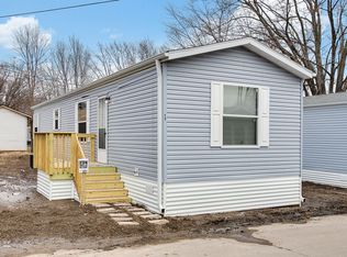 49 Burns Dr, Osseo, MN 55369