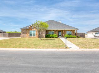 4525 Old Stone Dr, San Angelo, TX 76904