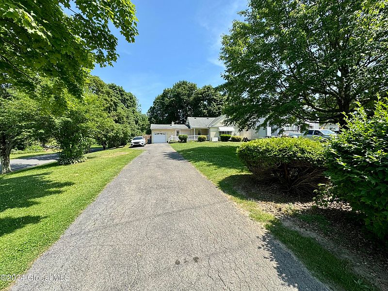 4th image of 1395 Midline Road