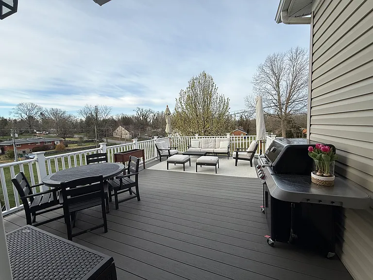 912 Kentwood Dr — Photo 4