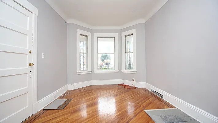 Rented by Nooklyn NYC LLC | media 21