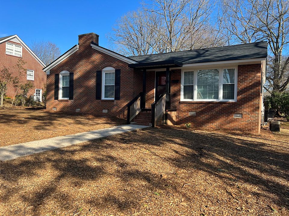 1st image of 2700 Holly Dr