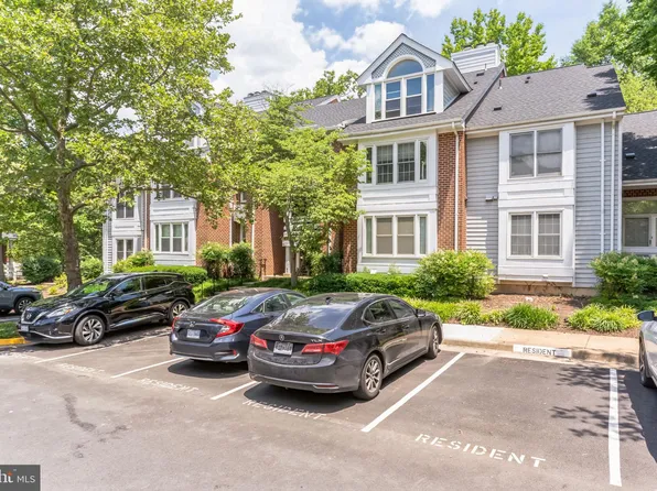 3151 Anchorway Ct APT H, Falls Church, VA 22042