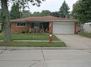 30907 Gruenburg Dr, Warren, MI 48092