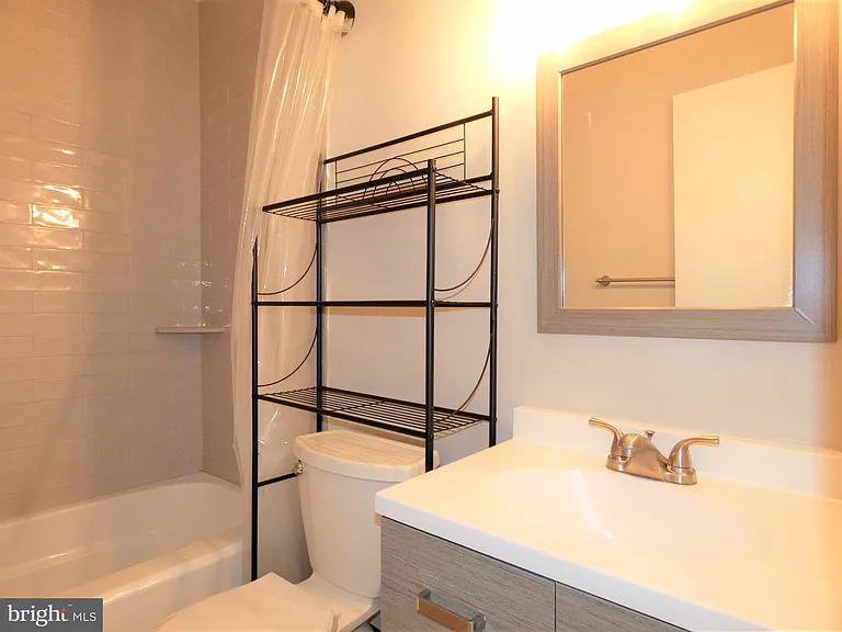 4128 Hamlin Ct — Photo 39