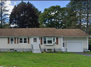 25 Oak Hill Rd, Pittsfield, MA 01201